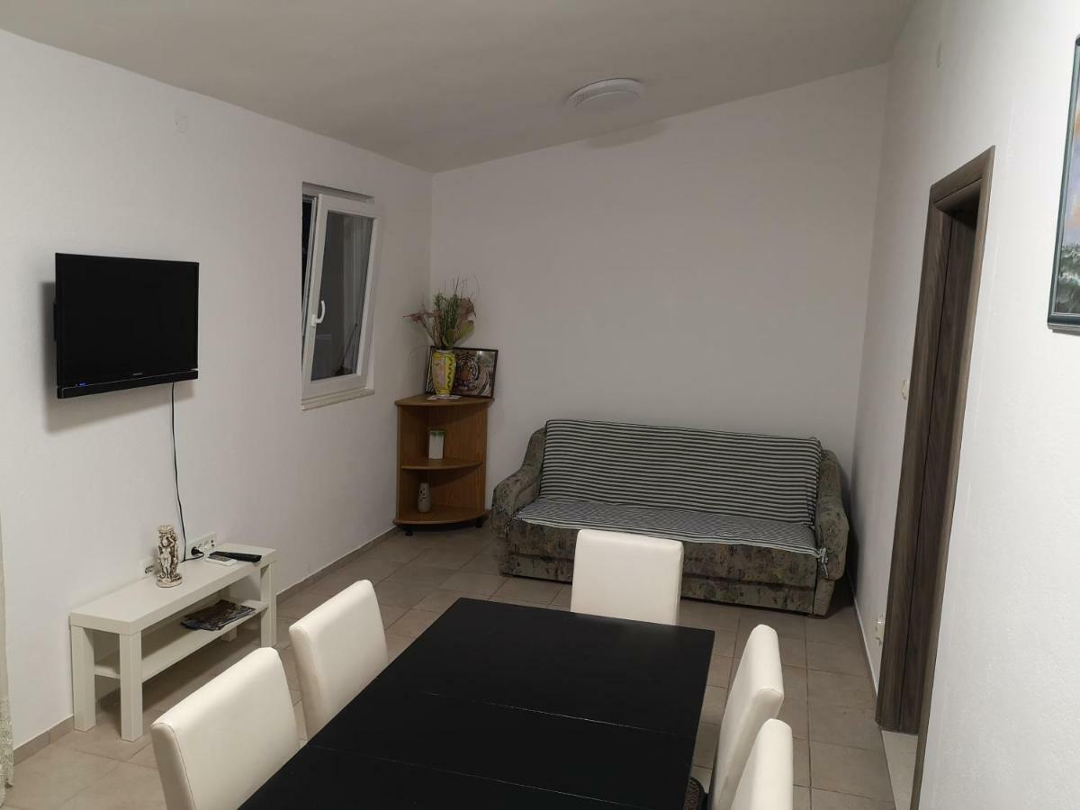 Apartment Joke Razanj Exterior photo